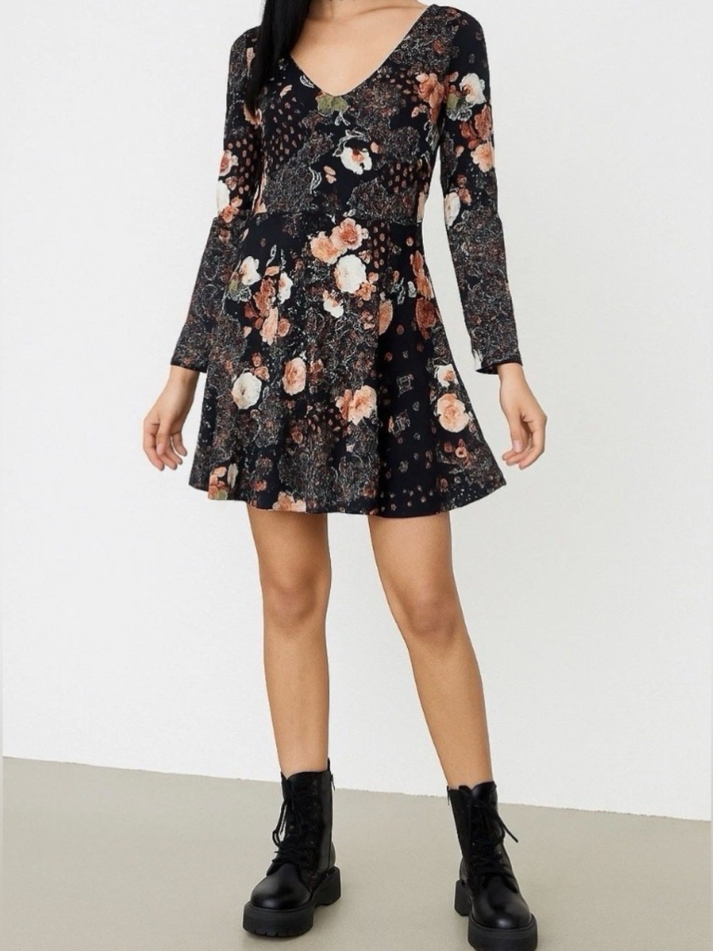 Abercrombie & Fitch Large Fit & Flare Skater Dress Black Floral V-Neck Side Zip
